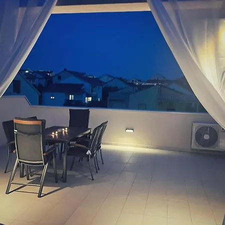 شقة Olive Oasis Penthouse With Jacuzzi زادار
