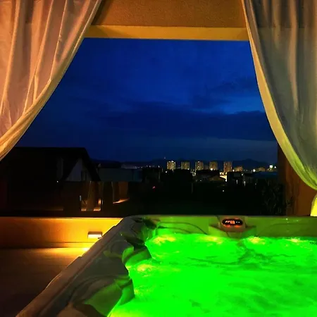 Olive Oasis Penthouse With Jacuzzi شقة زادار