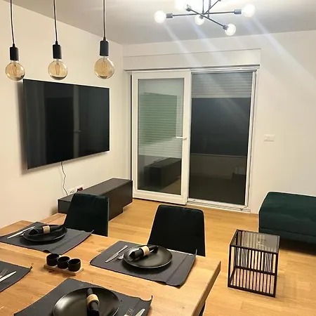 Olive Oasis Penthouse With Jacuzzi 아파트 *
