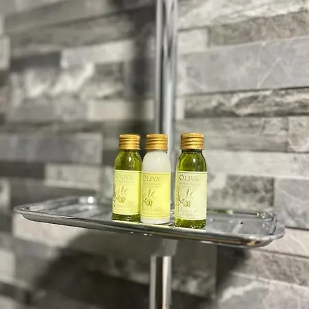 Olive Oasis Penthouse With Jacuzzi זאדאר